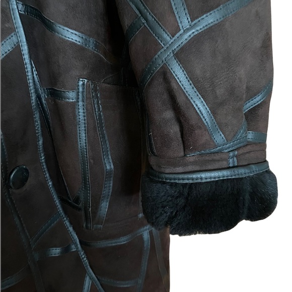 Women’s Sheepskin Coat - Picture 3 of 7